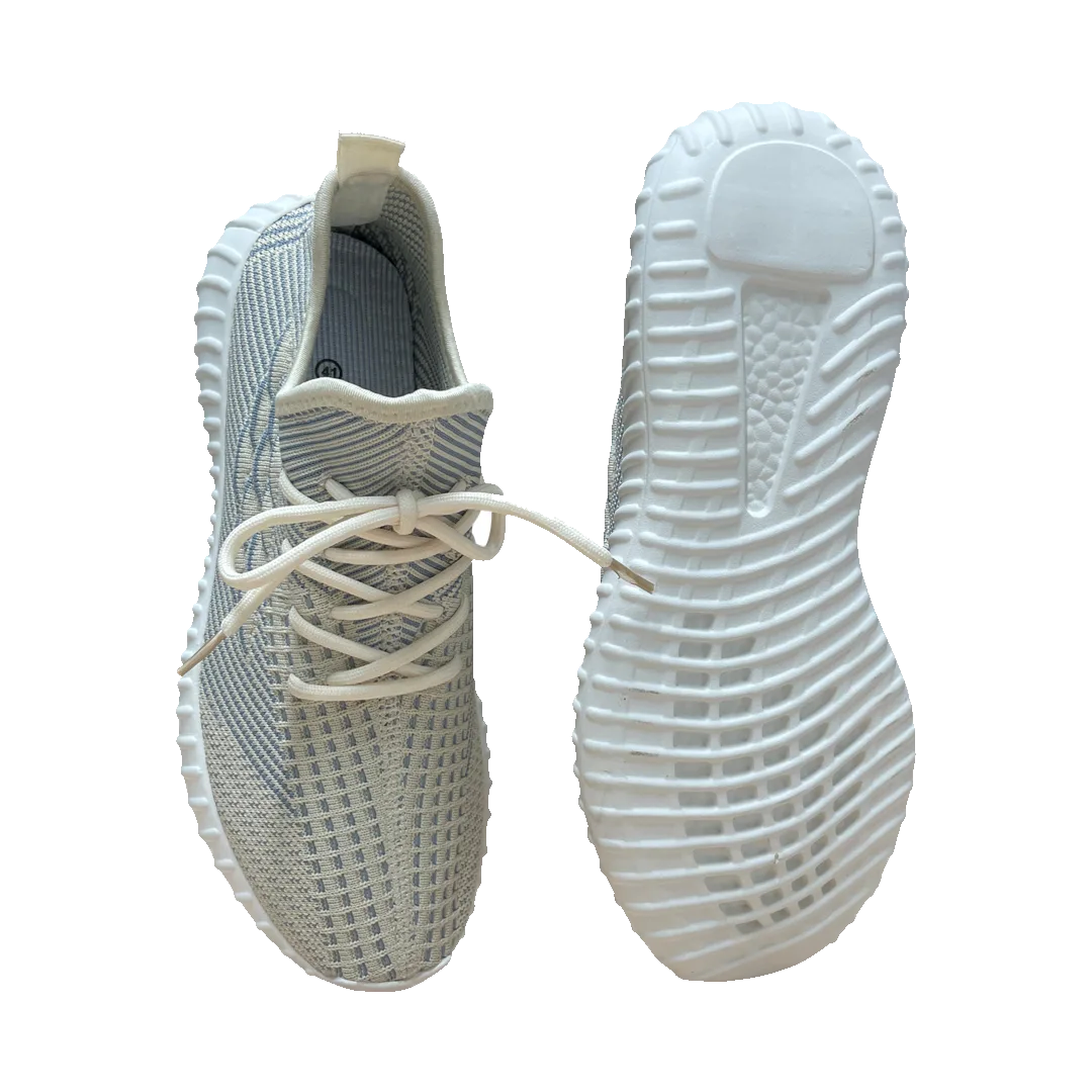 Zyvra Sports Shoe — Blue — Cream-and-blue Flyknit trainer, on a cushioned EVA sole.
